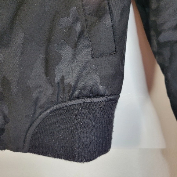 Womans NEO-I by Orobos Black Camo Reversable Bomber Jacket Size Small - Picture 9 of 15